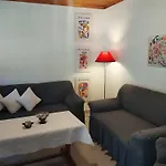 Raxoni House *